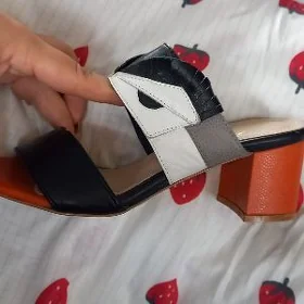шлепки на каблуке кожа100%