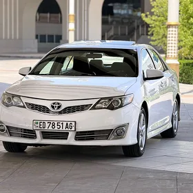 Toyota Camry 2014