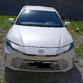 Toyota Camry Hybrid 2025