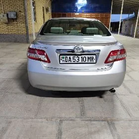 Toyota Camry 2011