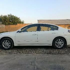 Nissan Altima 2011