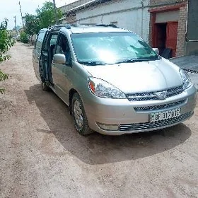 Toyota Sienna 2003
