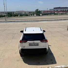 Toyota RAV4 2021