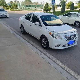 Nissan Versa 2012