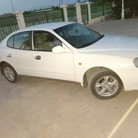 Daewoo Leganza 1999