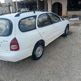 Hyundai Elantra 1999