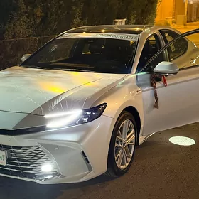 Toyota Camry 2025