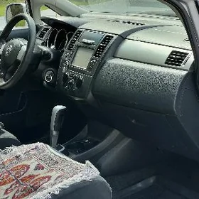 Nissan versa komplekt kowrik