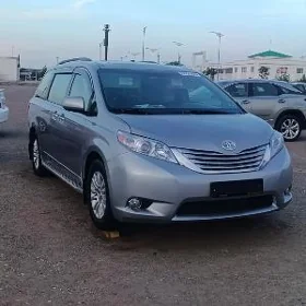 Toyota Sienna 2016