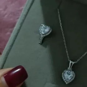 потеряла серёжку