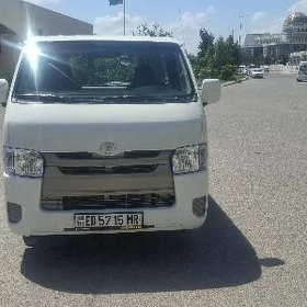 Toyota Hiace 2008