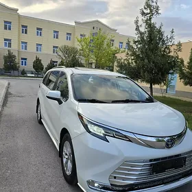 Toyota Sienna 2022
