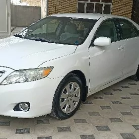 Toyota Camry 2011