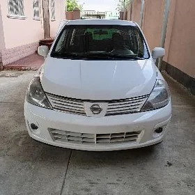 Nissan Versa 2011