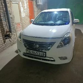 Nissan Versa 2012