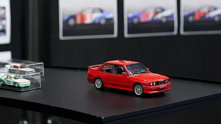 Lego ilkinji BMW M3 E30-y konstruktor görnüşinde çykarar - img 2