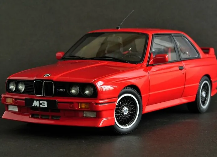 Lego ilkinji BMW M3 E30-y konstruktor görnüşinde çykarar