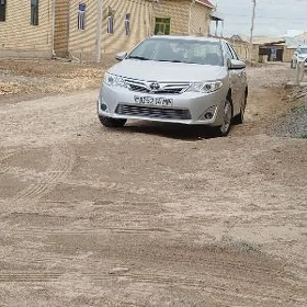 Toyota Camry 2012