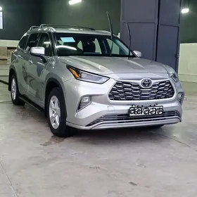 Toyota Highlander 2021