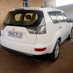 Mitsubishi Outlander 2011
