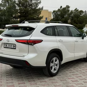 Toyota Highlander 2021