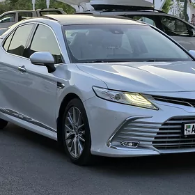 Toyota Camry 2021