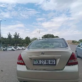 Nissan Tiida 2006