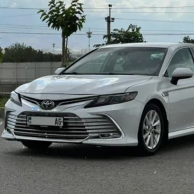 Toyota Camry 2021