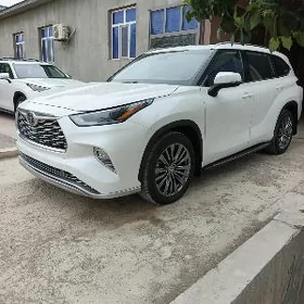 Toyota Highlander 2021