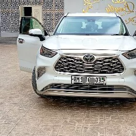 Toyota Highlander 2021