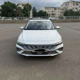 Hyundai Elantra 2025