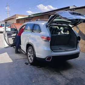 Toyota Highlander 2016