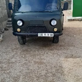 UAZ 452 1980
