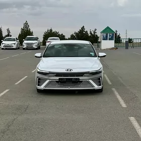 Hyundai Elantra 2025