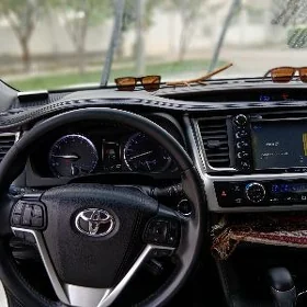 Toyota Highlander 2019