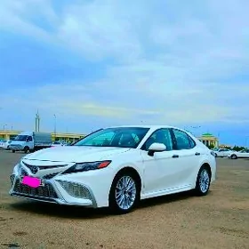 Toyota Camry 2021
