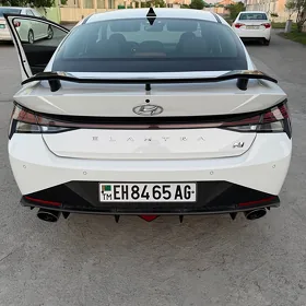Hyundai Elantra 2023