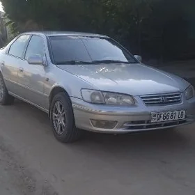 Toyota Camry 2001