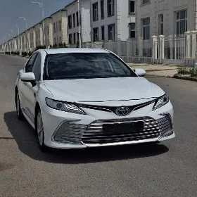 Toyota Camry 2021