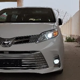 Toyota Sienna 2018