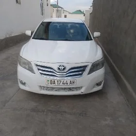 Toyota Camry 2010