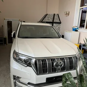 Toyota Land Cruiser Prado 2023