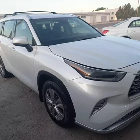 Toyota Highlander 2021
