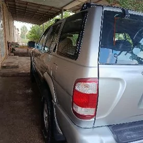 Nissan Pathfinder 2001