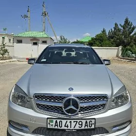 Mercedes-Benz C300 2010