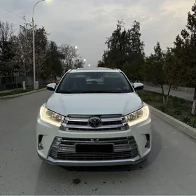 Toyota Highlander 2018