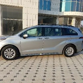 Toyota Sienna 2022