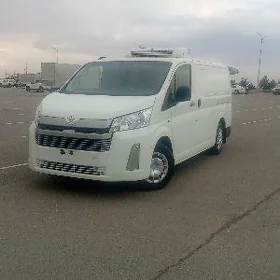 Toyota Hiace 2021