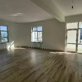 Gurtly 4kom  190m² 2-etaž