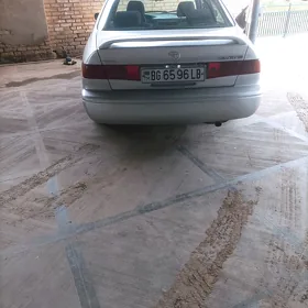 Toyota Camry 2001